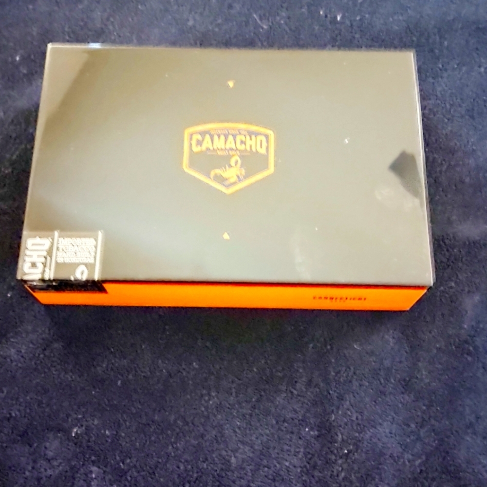 Camacho Connecticut cigar box